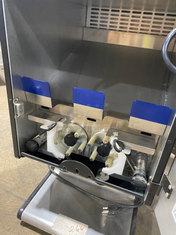 Star HPDE2 black powder-coated stainless steel countertop condiment warmer. Push button control, dual dispensers, 120V.