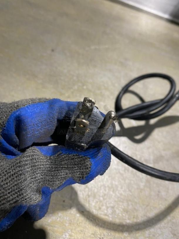 Amko Commercial Rice Warmer Model AK-ERW7, 120V power cord shown.