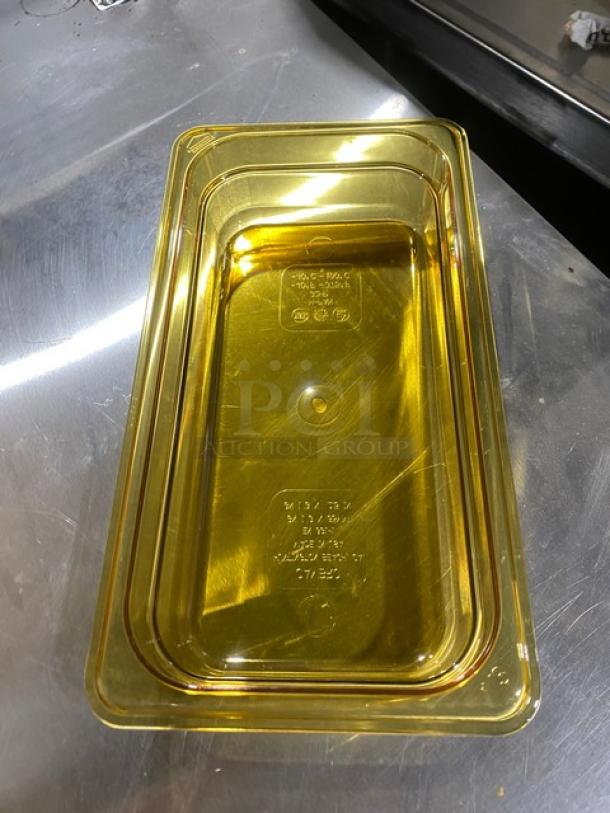 Cambro Commercial Amber High-Temp 1/3-Size Food Pan, Model 32HP150, new condition, 2-1/2" deep, durable and heat-resistant.