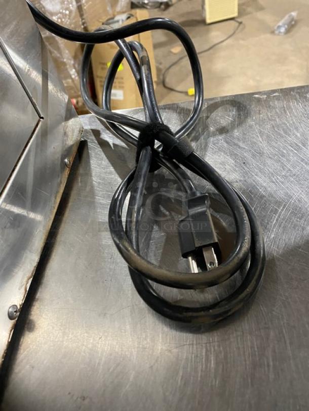 Blendtec BDI503 stainless steel electric countertop blender cord, 2019 model, 120V, in used condition.