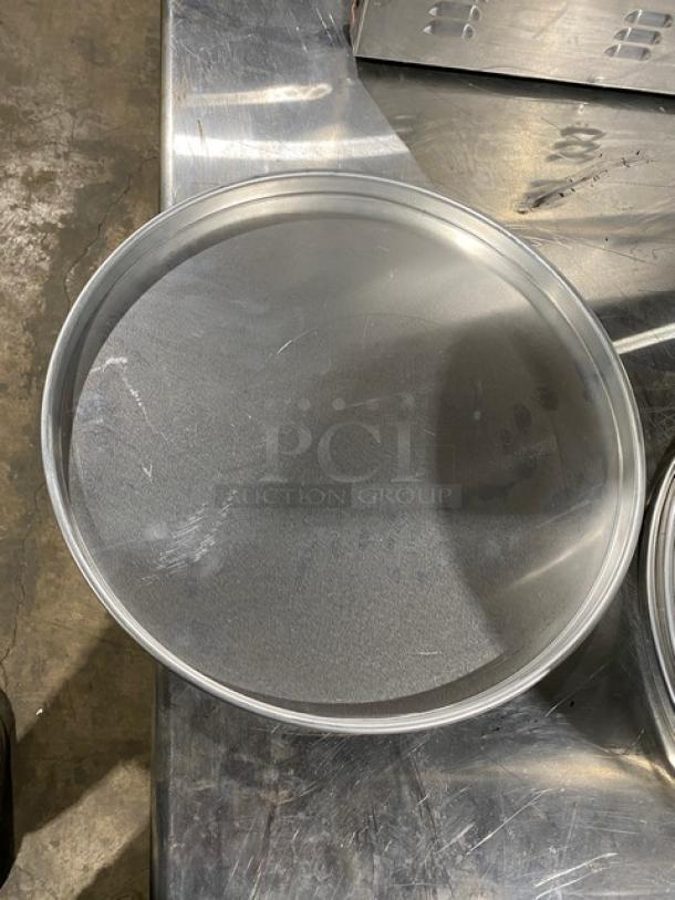 NEW American Metalcraft aluminum pizza pan, heavy weight, round, straight-sided, pristine condition.