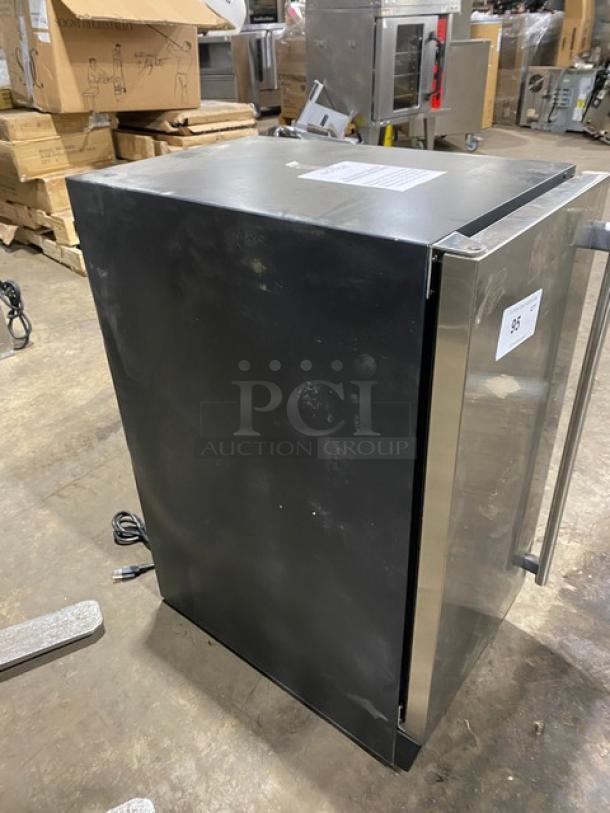 Maxx Ice MIM50 stainless steel ice maker/bin combo, Energy Star certified, electric powered, minor scratches, includes ice scoop.