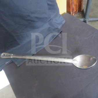 Long handle stainless steel spoon, ideal for deep pots. Slightly used condition, durable with a polished finish. Model 2XBID.