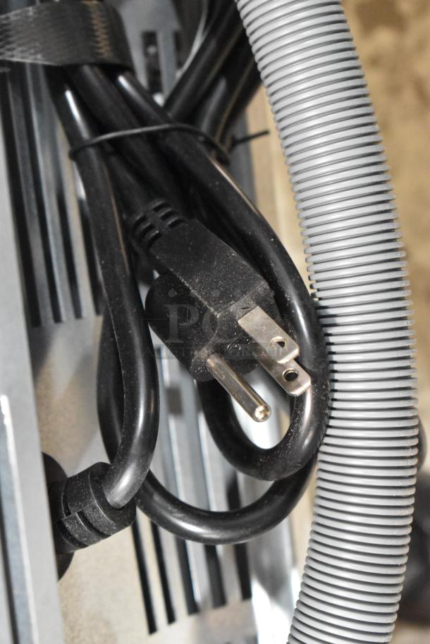 Power cord of the 2025 Avantco 194UCF280A Stainless Steel Ice Machine, 115 Volts, scratch and dent condition.