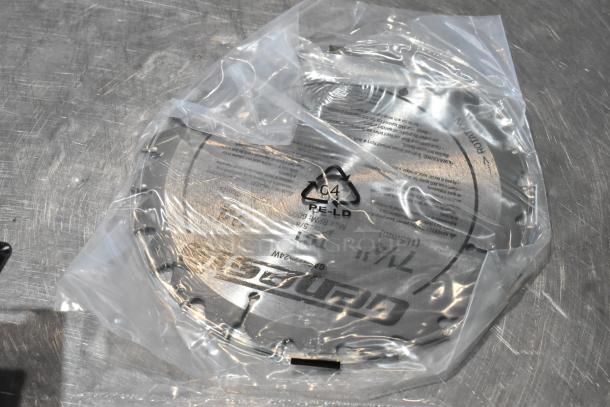 Genesis GCS130 Circular Saw, 13A, 7-1/4" blade, new with scratches, in original packaging, 120V, 1 phase.