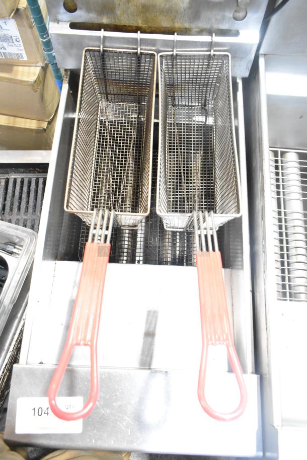 Pitco Frialator SB14RS deep fryer, stainless steel, natural gas, includes 2 metal fry baskets, 122,000 BTU, floor style.