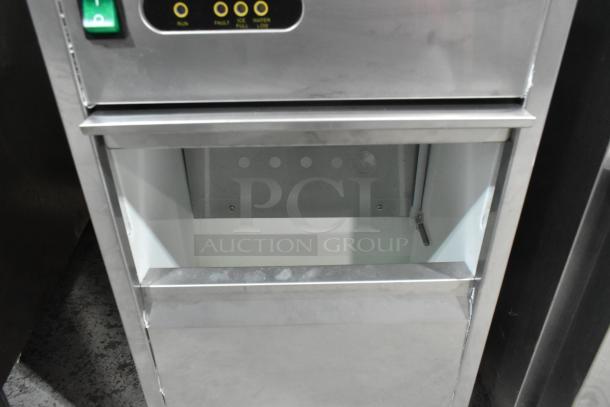 Vevor SZB-20 stainless steel commercial countertop flake ice maker with control panel. 110 volts, 1 phase. Clean condition.