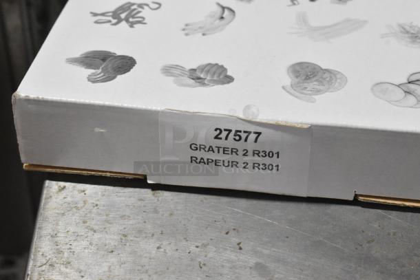 Robot Coupe R2N food processor package, label shows part number 27577 with grater details.