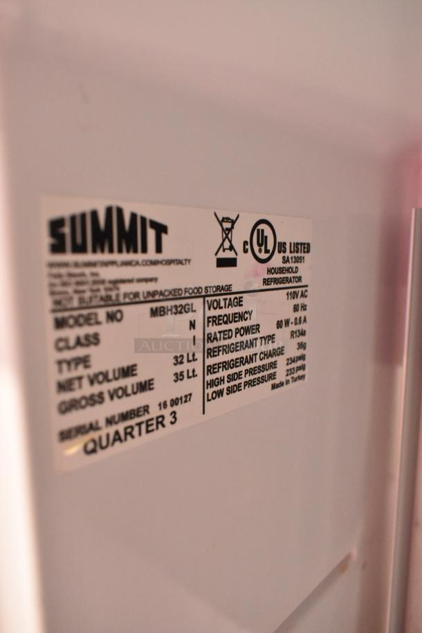 Summit MBH32GL metal mini cooler merchandiser label showing model, voltage, and specifications. 115 Volts, 1 Phase.