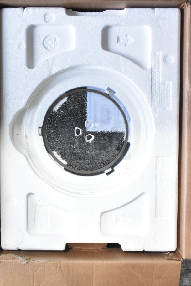 Black & Decker EM9225AB9 microwave in original box with plate, 120 volts, 1 phase, pristine condition.