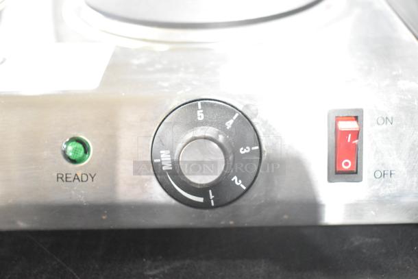 Waring WDB600 metal countertop 2-burner range, 120 volts, 1 phase. Features ready light, temperature dial, and on/off switch.