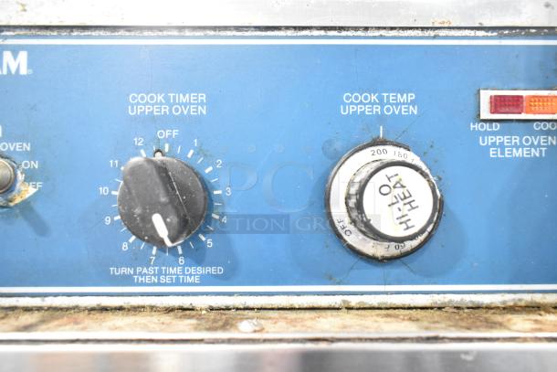 Alto Shaam 1000-TH oven control panel showing cook timer and temperature dials, labeled for upper oven settings.