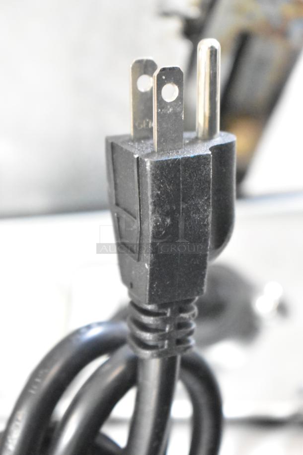 Power plug of a BRAND NEW SCRATCH AND DENT 2025 Avantco 194MCF430A Stainless Steel Commercial Ice Machine Head, 115 Volts.