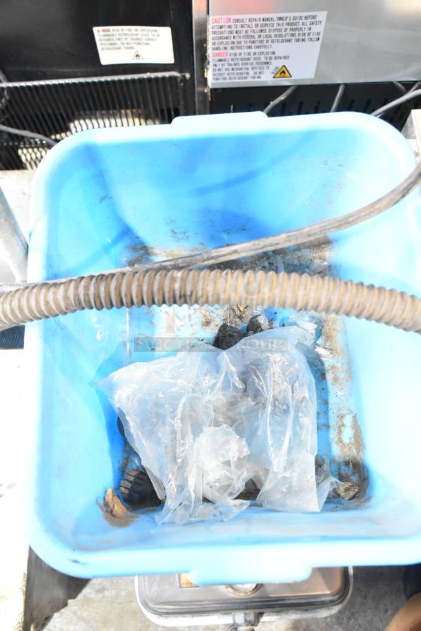 Robby VS3000 Metal Commercial Dry Steam Cleaner with hose and blue bin. Shows wear and includes plastic bags. 115V, 1 Phase.