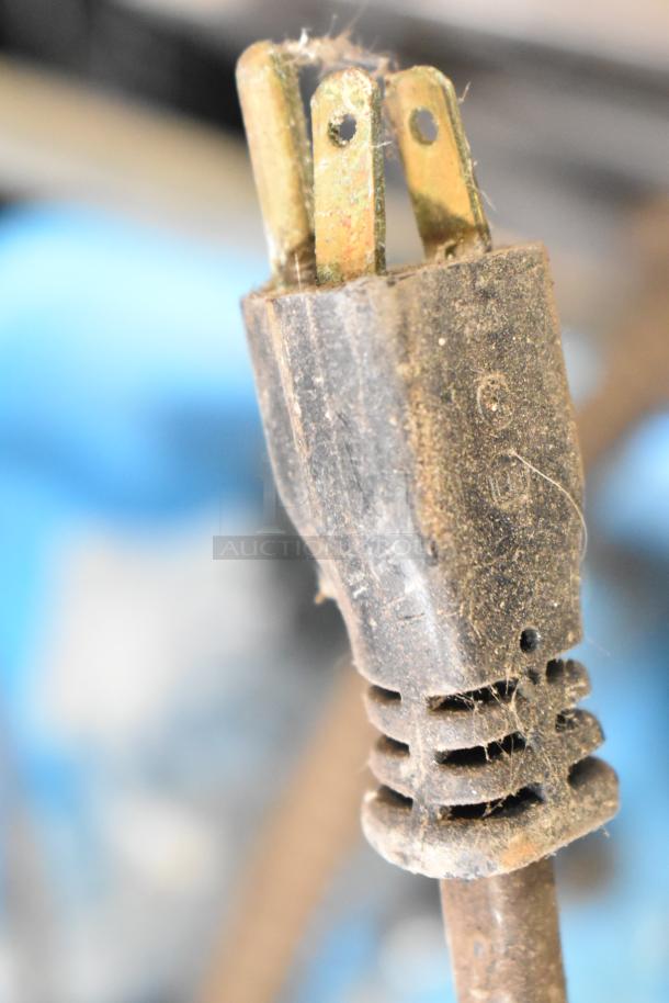 Robby VS3000 Metal Commercial Dry Steam Cleaner power plug, 115 volts, 1 phase, worn condition with visible dirt.