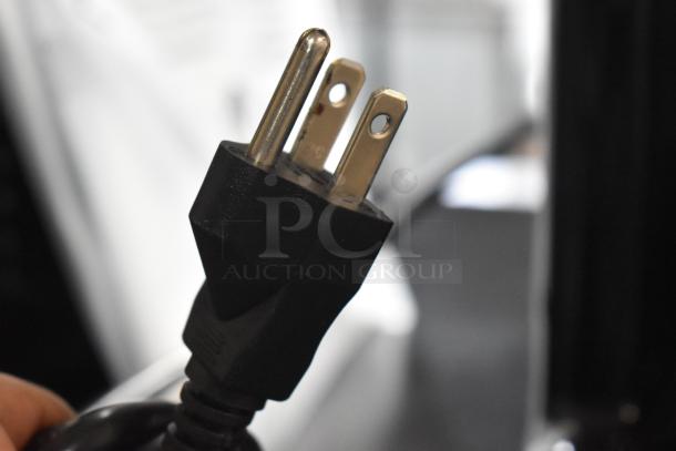 Close-up of a power plug for the Avalon A1CTWTRCLRBLK countertop water dispenser, 115 volts, 1 phase.