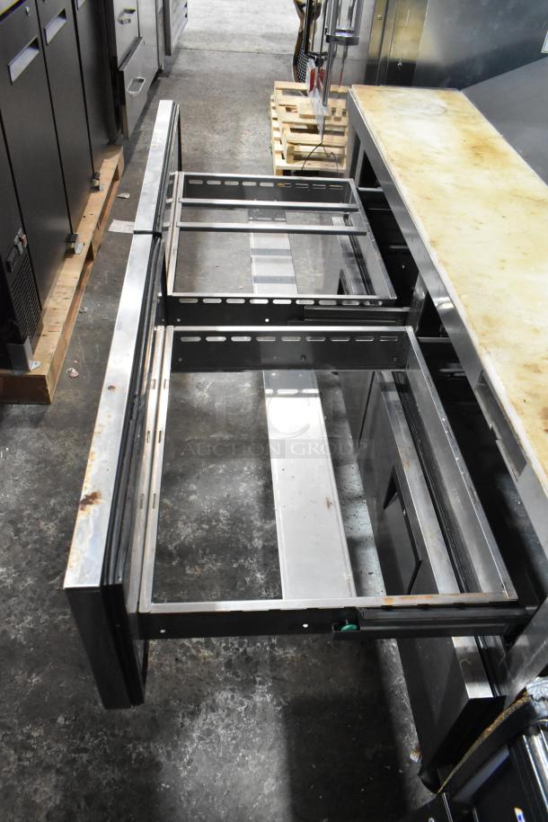 Everest stainless steel prep table, 4 drawers, on casters, visible drawer frame, suitable for commercial use, 115V, 1 Phase.