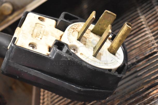 Turbochef HhC2020 power plug, 208/240V, 3-phase, for commercial electric rapid cook conveyor oven.