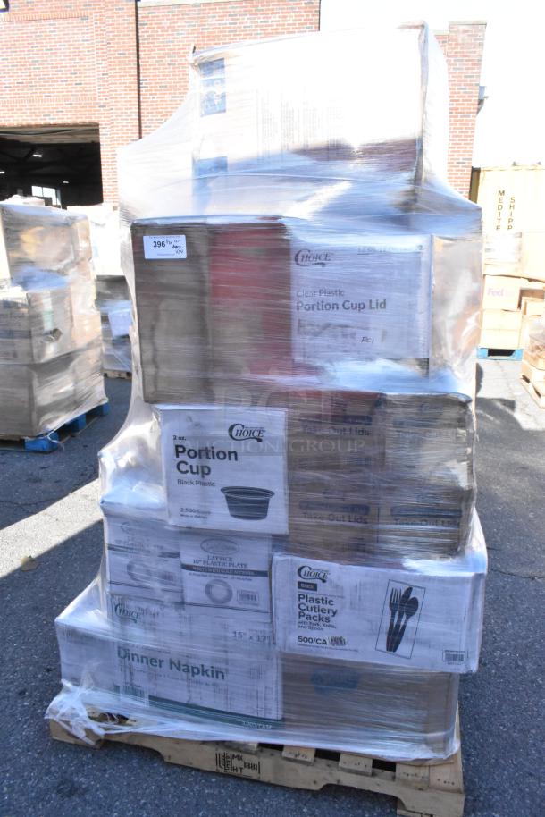 Pallet with 34 new scratch and dent items: containers, napkins, lids, hot cups. Includes visible brand labels and packaging.