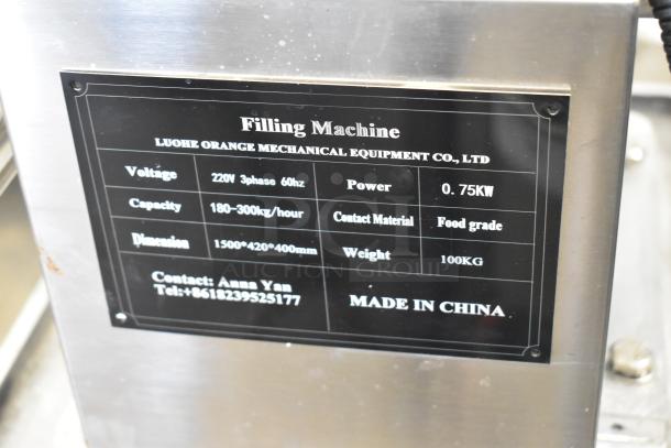 Luohe Orange floor-style filling machine, 220V, 3-phase, 0.75KW, 1500x420x400mm, on casters, food-grade stainless steel.