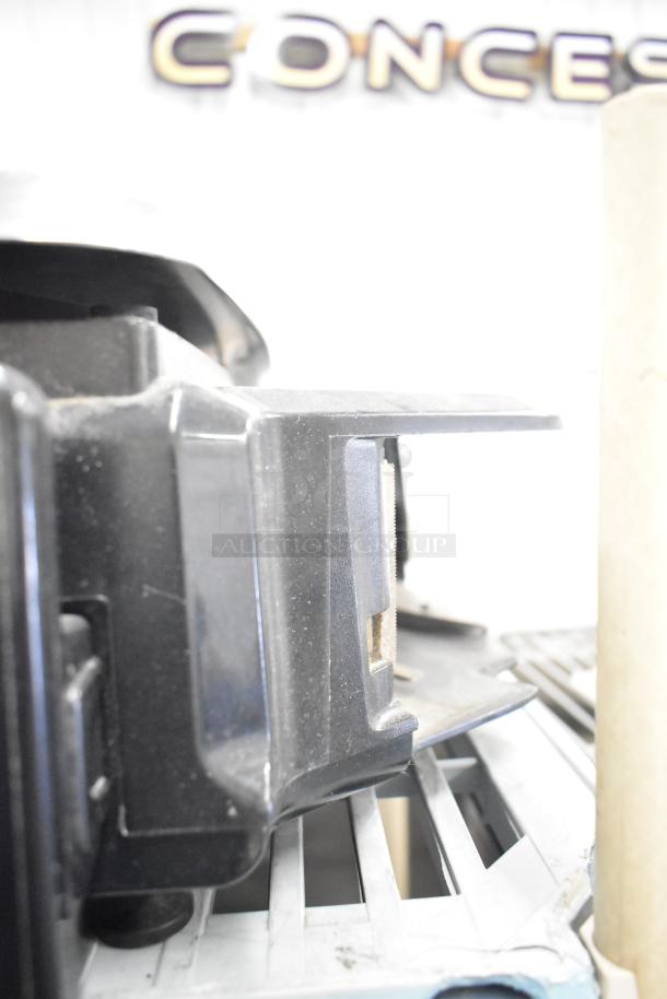 2016 Hobart HTi-7LH commercial food portioning scale, black casing, tested and working, countertop model.