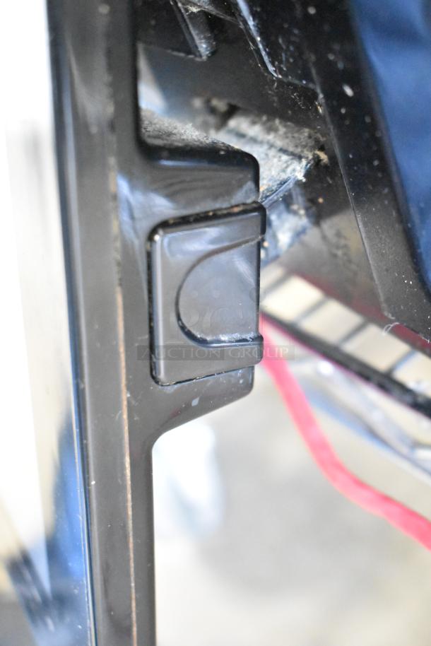 2017 Hobart HTi-7LH26 commercial food scale, tested and working, shows corner detail. 120/208-240V, 1 phase.