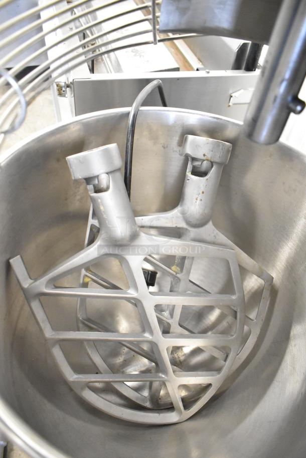 Avantco MX40 40 Quart Planetary Dough Mixer with mixing bowl, bowl guard, and attachments, 240V, 1 Phase, in used condition.