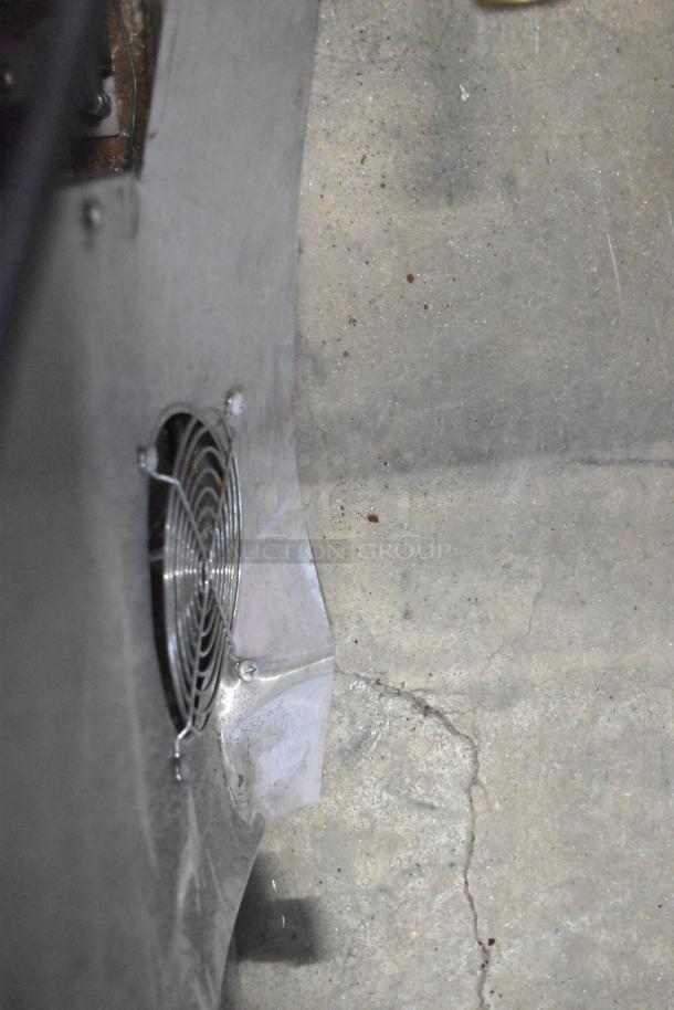 Blodgett Hydrovection Helix stainless steel convection oven, view-through doors, with metal racks, in good condition.