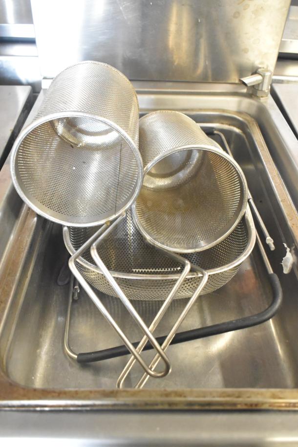 Rosito Bisani CPG1TWBHBTU commercial pasta cooker, natural gas, 80,000 BTU, includes multiple perforated baskets, stainless steel.