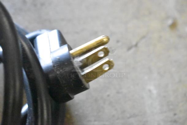 Black power plug for True TBB-24-48G-SD-S-LD cooler, 115 volts, 1 phase.