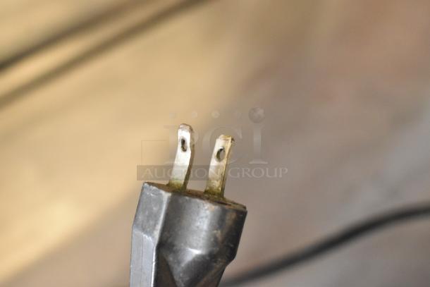 Hamilton Beach HMD400 drink mixer plug, 120 volts, 1 phase, showing slight wear. Key part for countertop mixer functionality.