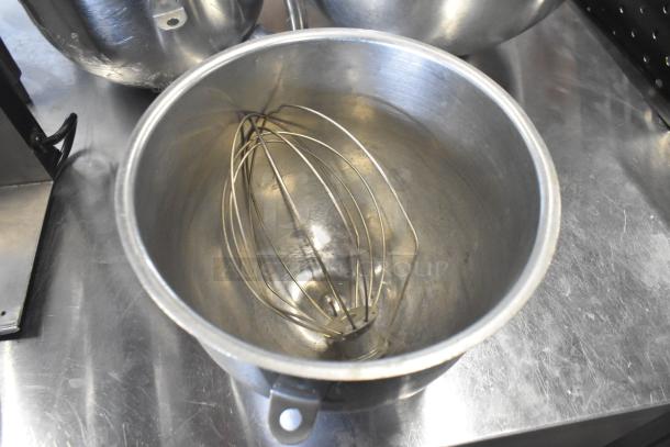 Five-piece set includes four mixing bowls and a whisk attachment. Features a 30-quart A-30SS bowl. In good condition.