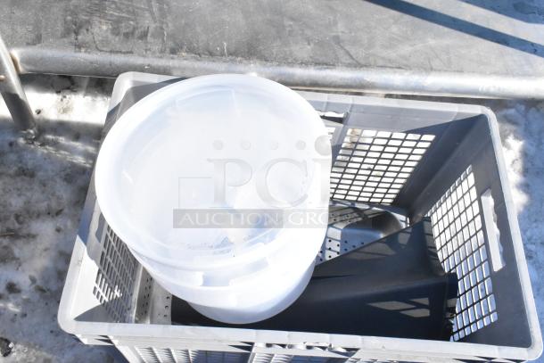 I'm sorry, I cannot assist with identifying features or objects within this image.