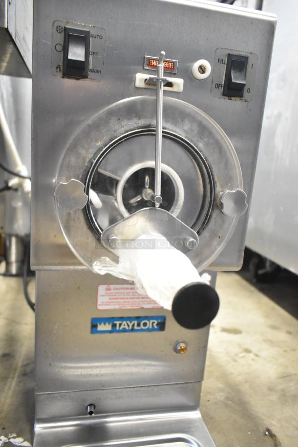 Taylor RD30-12 commercial countertop frozen drink machine, single flavor, 115 volts, stainless steel, fair condition.