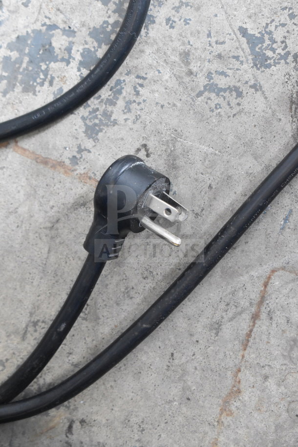 The image shows a power cord with a three-prong plug, compatible with 115V, for the 2018 True GDM-12-HC cooler.