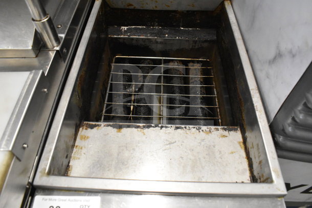 Vulcan LG400-1 commercial deep fat fryer, natural gas, 120,000 BTU, stainless steel, shows signs of use and grease buildup.