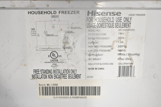 Hisense WFC050M6XWD chest freezer label; 115V, 60Hz, 1.5A, R600a refrigerant, 55lbs. Made in China. Household use only.