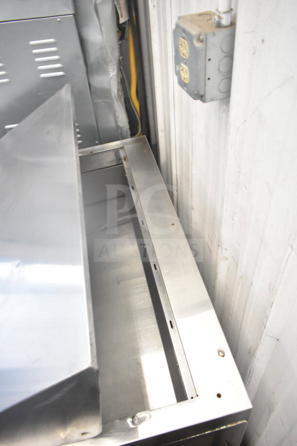 2022 Coldline SMP-36 sandwich prep table, stainless steel, missing back lid, 115V, 1 phase, Bain Marie Mega Top.