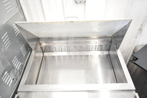 Coldline SMP-36 prep table, missing back lid, stainless steel, 2022 model, 115V, 1 phase, commercial use.