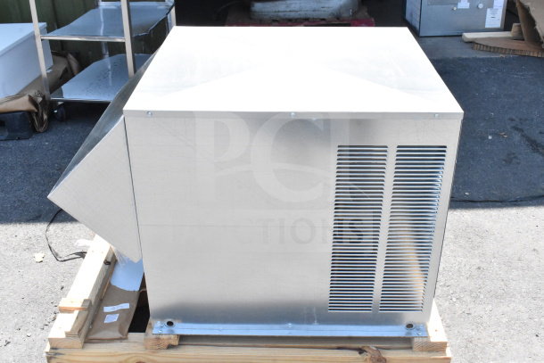Brand new Master-Bilt MHHZ0353B commercial compressor, scratch and dent, 200/230 volts, 1 phase, metal exterior.