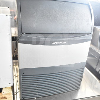 BRAND NEW Scotsman UC2024MAX-1A ice machine, 80 lb. bin, 227 lb. capacity. Scratch and dent condition. 115V, 1 phase.