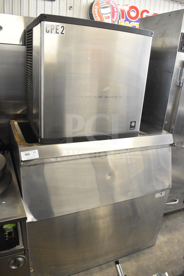 Manitowoc QD1002A ice machine head on MGR SP-800-SS bin, 208-230V, 1 Phase, stainless steel, good condition.