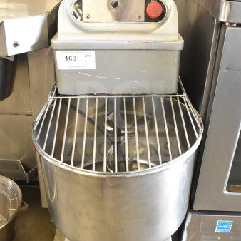 Attias HS40DA commercial spiral mixer; 40L, mixing bowl, bowl guard, dough hook; used; model HS40DA; item tag visible.