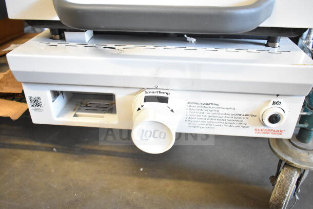 LoCo LCG1STTC16 16" SmartTemp Precision Tabletop Griddle, SmartTemp knob, Surespark ignition, lighting instructions visible.