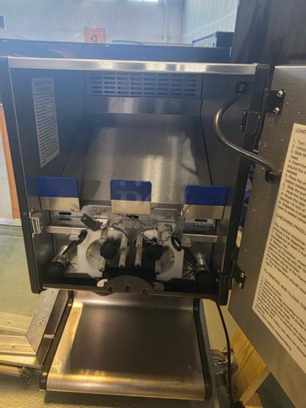 Star HPDE2 All Purpose Topping Warmer, 120V, open door view, stainless steel, well-maintained, internal components visible.