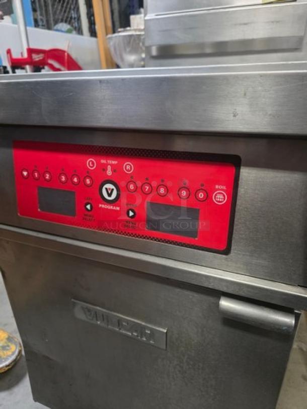 Vulcan 1TR85C-1 PowerFry3 fryer, stainless steel, computer controls, natural gas, 85-90 lb. capacity, 90,000 BTU.