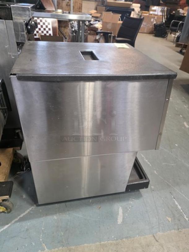 Manitowoc MFD50S Ice Cube Dispenser, stainless steel, 115V, 60Hz, 1 PH, used condition, minor surface wear.