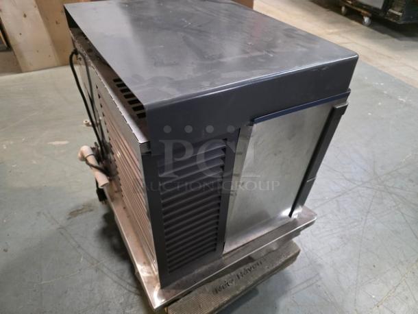 Follett HCC1000A ice machine, self-contained, 208-230V, 1PH, 60Hz, up to 1000lbs capacity. Good condition.