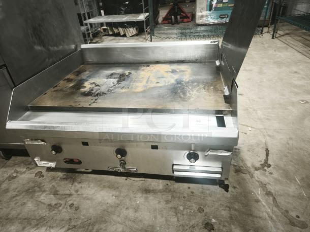 Southbend HDG-36 36" gas griddle, natural gas, thermostatic controls, 1" steel plate, visible wear, stainless steel body.