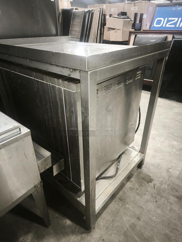 Globe SP30 stainless steel table, 1-shelf, used condition, sturdy construction, visible scuffs, ideal for kitchen use.